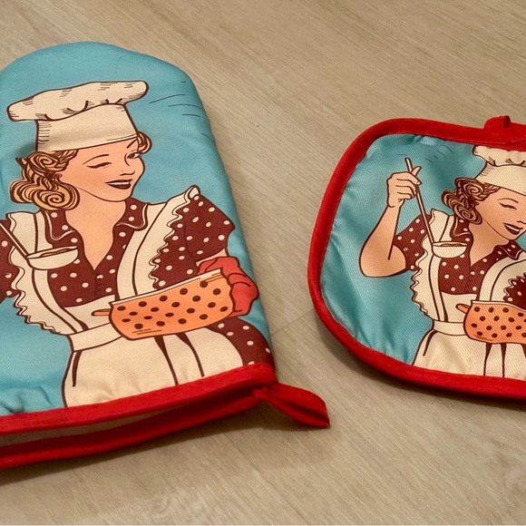 Vintage Oven Mitt & Pot Holder Set - Retro Woman Design, Heat Resistant, Decor - Picture 9 of 13